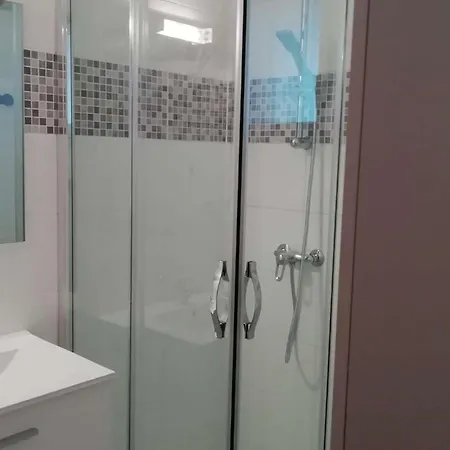 Pavillon 3 Pieces Avec Piscine, Terrasse Et Barbecue, A 600m De La ! - Fr-1-701-82 بيت للعطل *