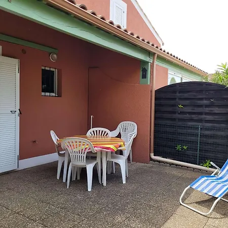 Дом отдыха Pavillon 3 Pieces Avec Piscine, Terrasse Et Barbecue, A 600m De La ! - Fr-1-701-82